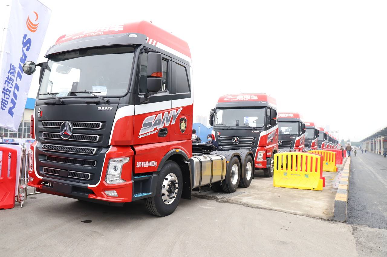 孙楠助阵第二届卡车音乐节全国卡友齐聚三一重卡超级工厂