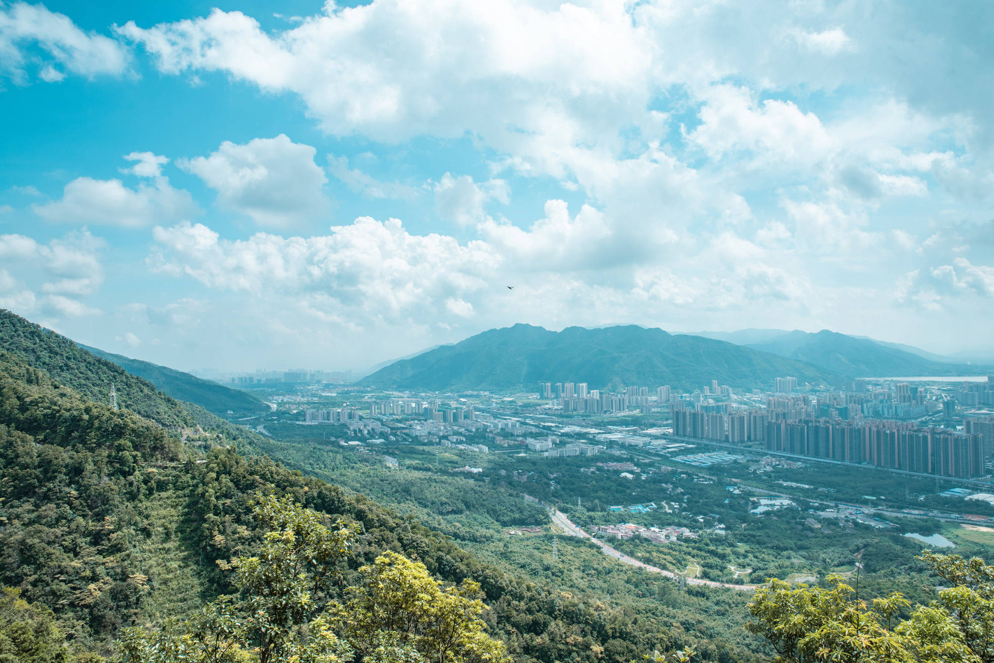 肇庆最高的山峰,可俯噉肇庆全景,而且还是肇庆观日出的最佳地点