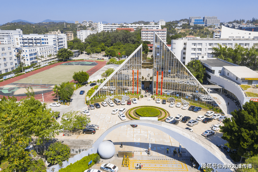 华光学院迎接新生带您空中游览我们与众不同我们不一样非一般的未来