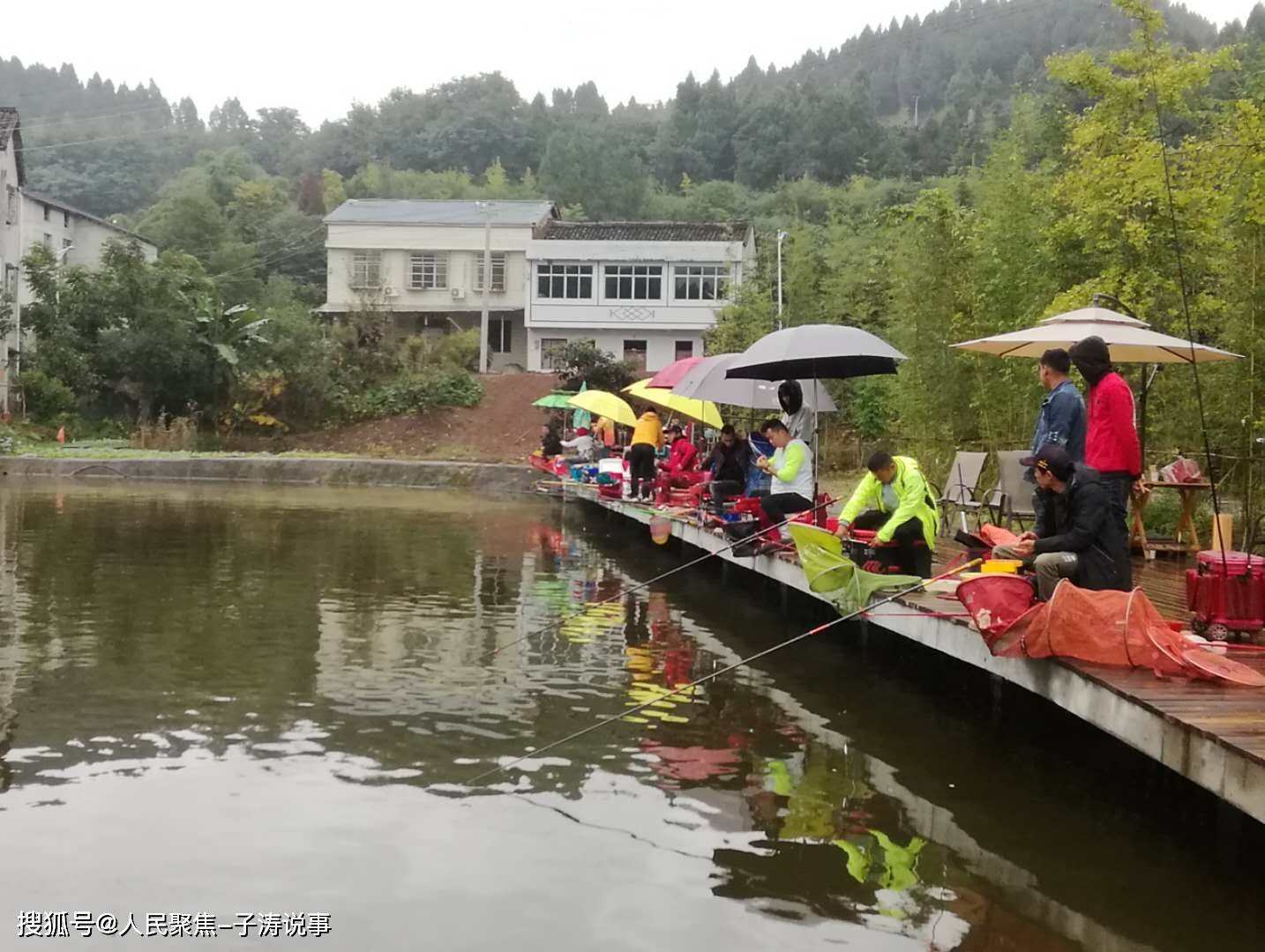 南充市南部县望月村望月映祥杯钓鱼竞技赛开赛