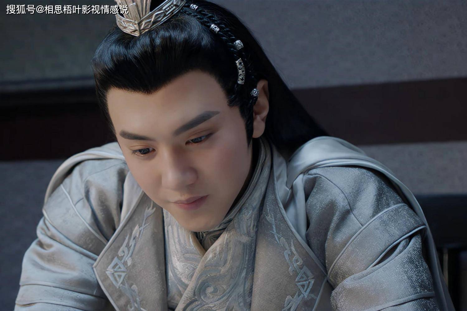 01此前就听人说,《凤唳九天》后续的剧情会很虐.
