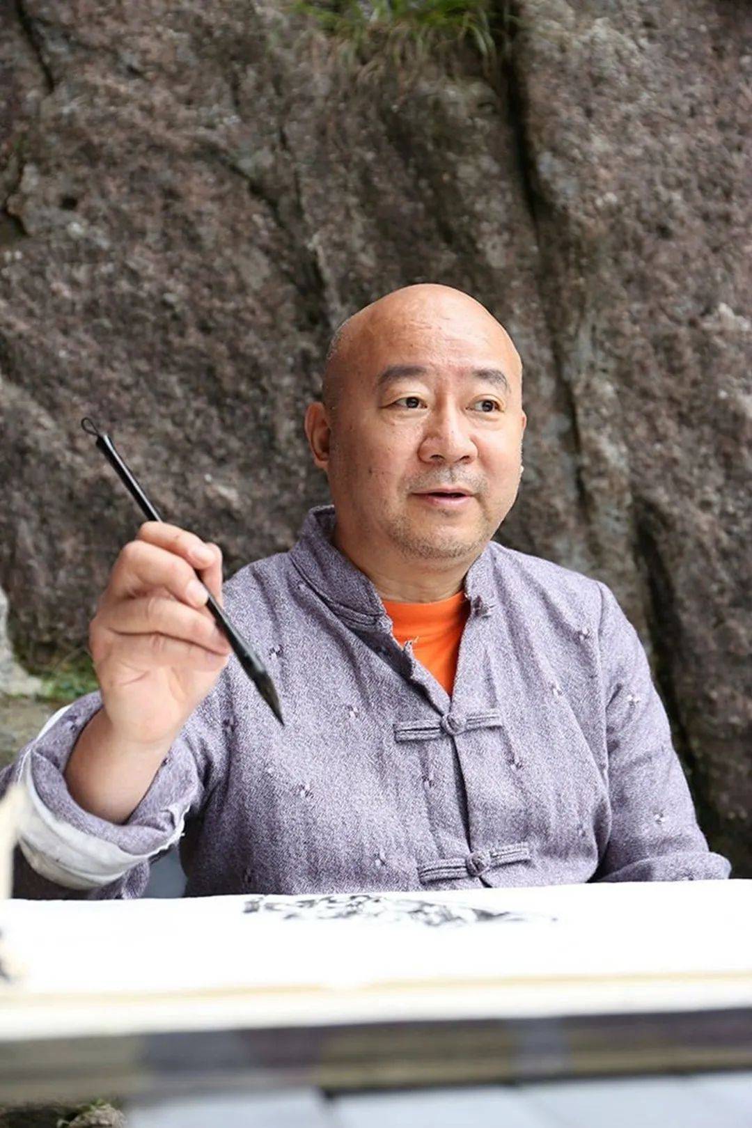 范曾与范扬叔侄二人堪称画坛一绝不过作品让人贻笑大方