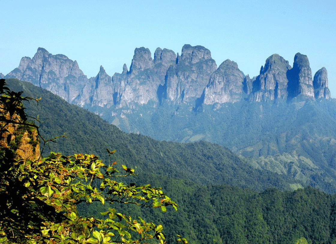 这个地方名叫大桂山国家森林公园,听名字好像是位于桂林,但其实是位于