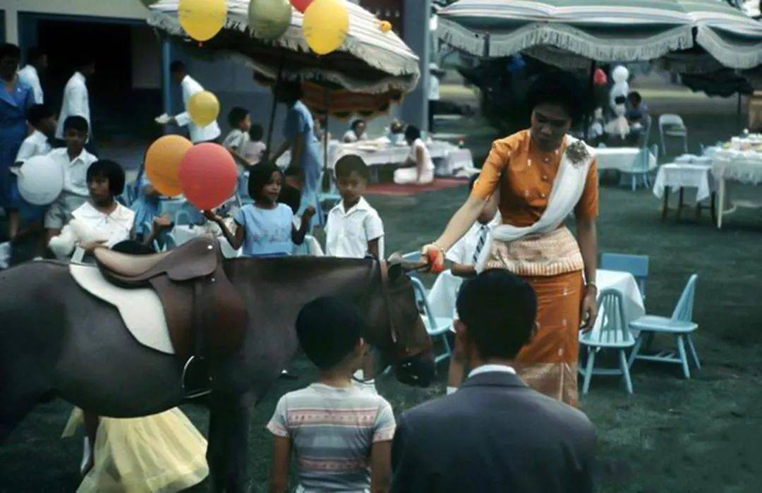 诗琳通在家是老三,家庭排位并不占优势,但她最终成为父母的最爱_公主