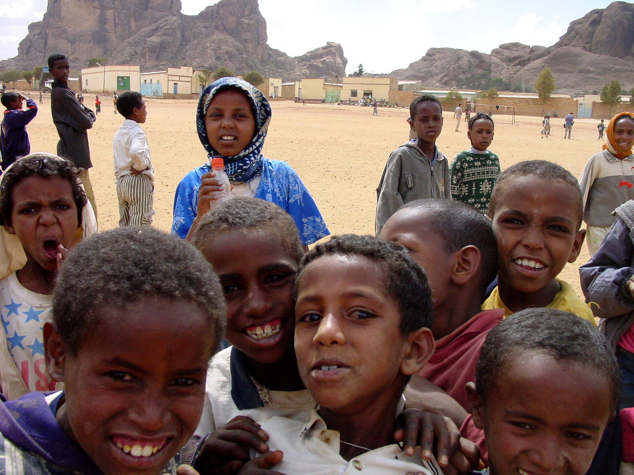 最瘦的国家:近2/3家庭吃不饱饭,有肉食优先给男丁吃_手机搜狐网