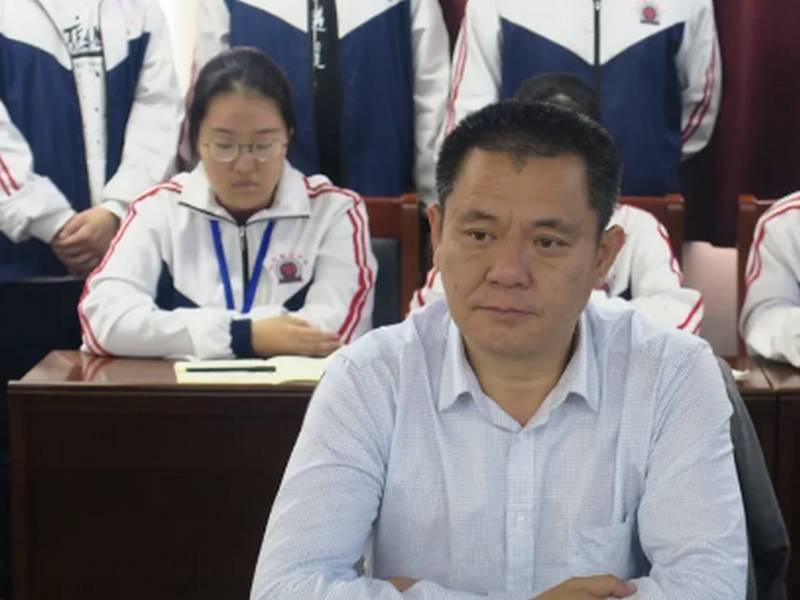 清华大学刘青教授到河北衡水市冀州中学做宣讲报告