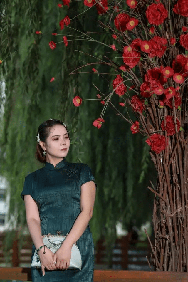 人像摄影组图: 红花绿树,绝代佳人