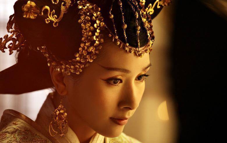 原创太子含冤自尽次子纷纷逃亡他国骊姬所谋为何