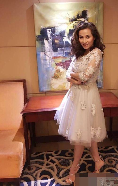 45岁麦家琪与20年前几乎无异,依然有迷人的眼神迷人的身材