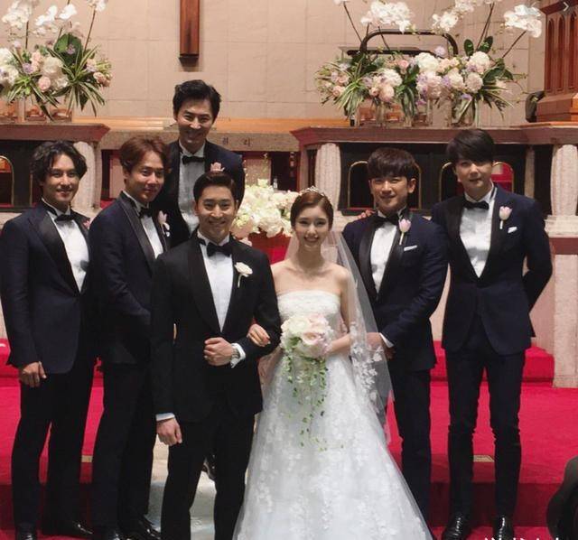 爱的时间太久变家人,40岁神话男团成员结婚,粉丝喜迎嫂子