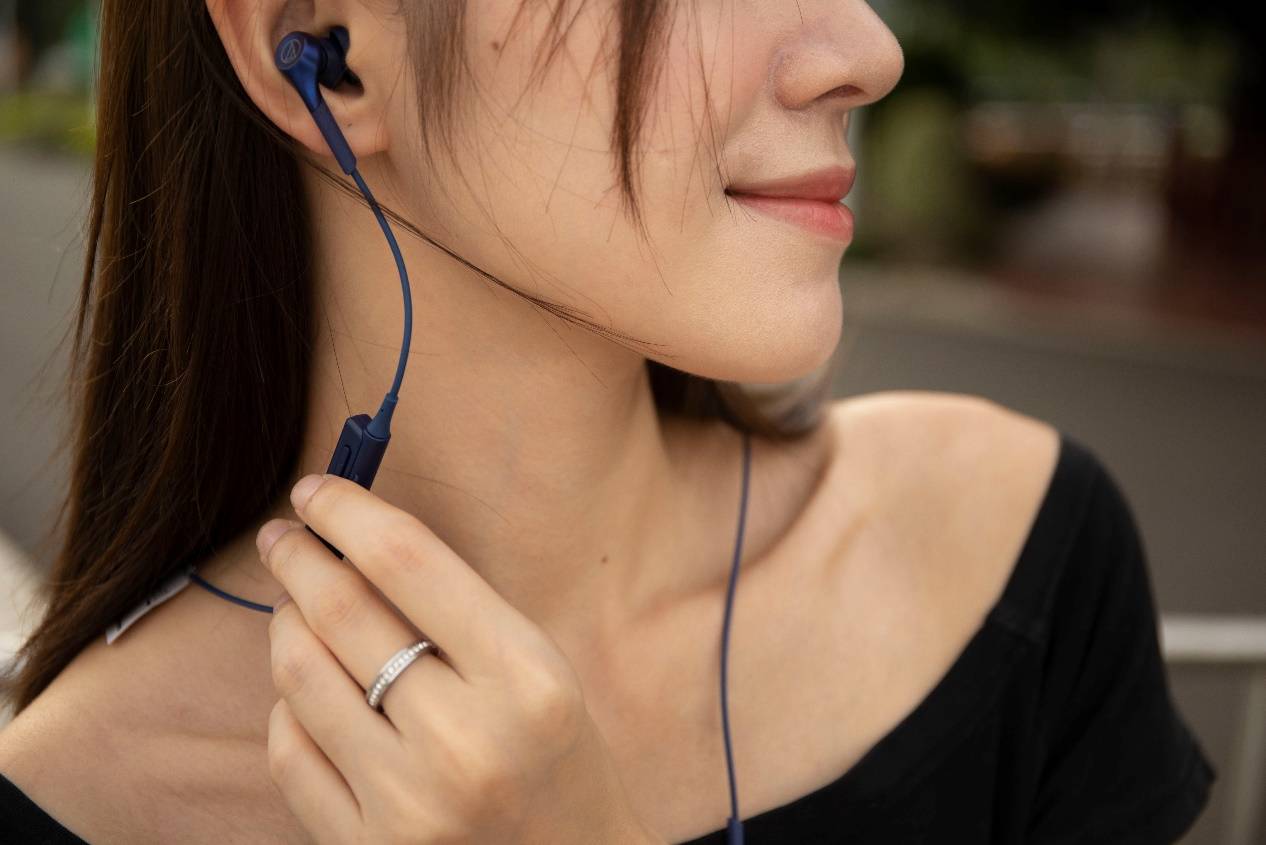 沉浸浑厚低频,铁三角cks550xbt蓝牙耳机出行体验