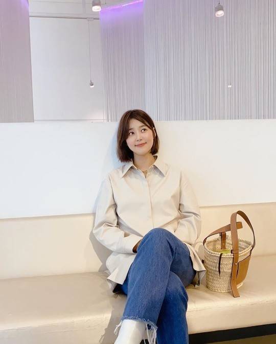 韩国女艺人韩智慧sns发照秀出众美貌