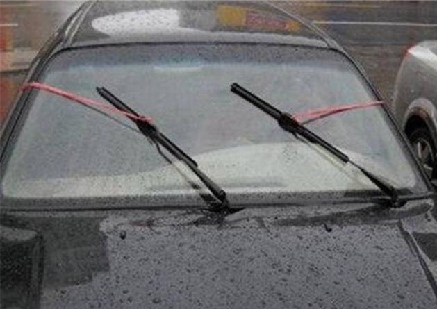 为何雨刷器总异响还无法清除雨滴学会这招雨水统统消失