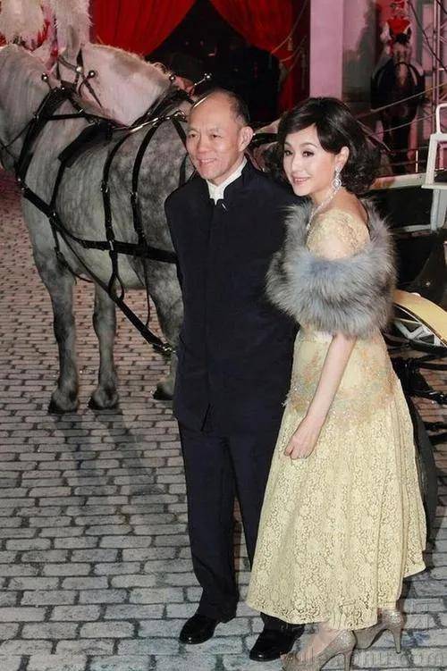 她美貌胜过朱玲玲,苦恋霍震寰10年,婚后因贤惠获得霍英东认可