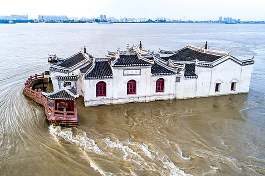 万里长江第一阁观音阁立于水中央700年的吉祥福地