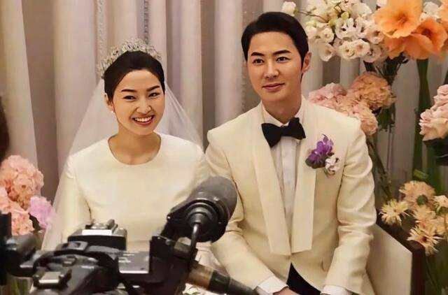 junjin结婚了!妻子美貌神似王祖贤,婚后在节目中大秀恩爱