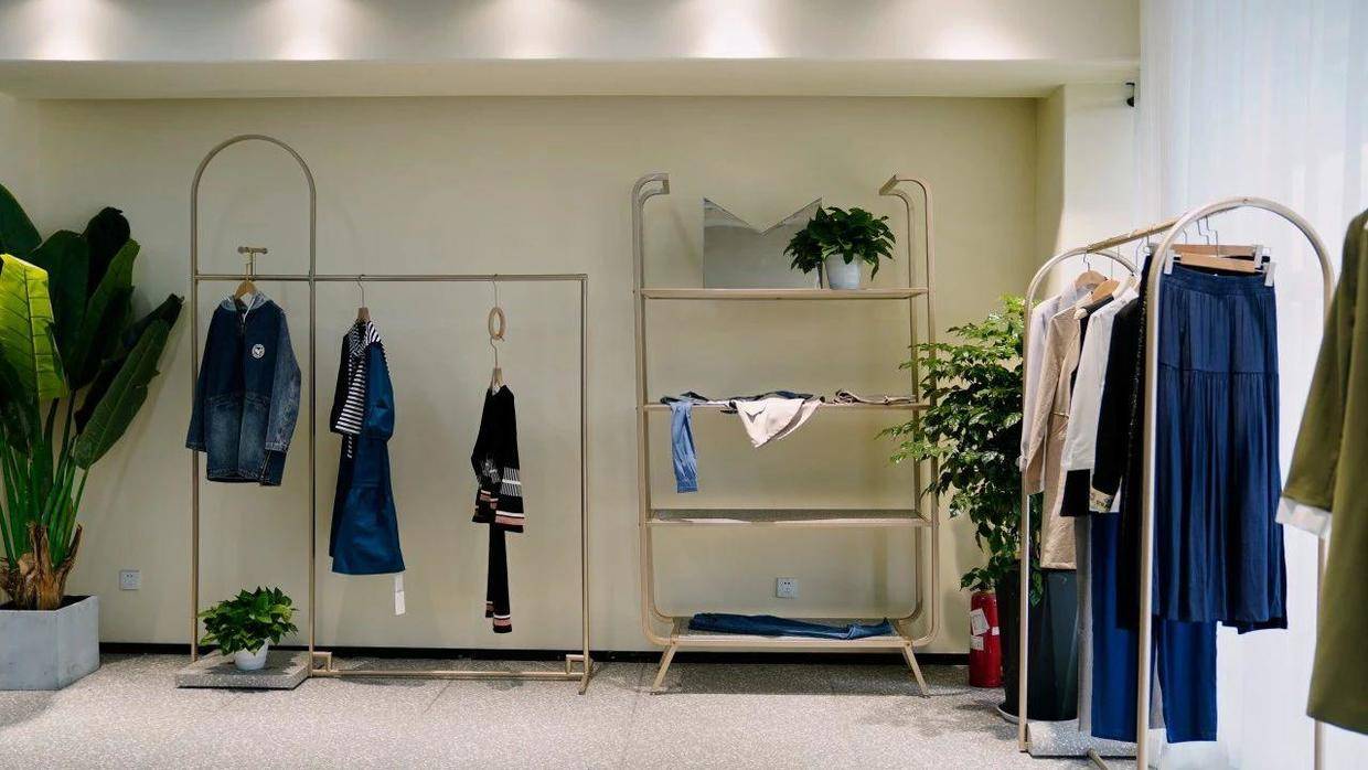 星柚服饰入驻九堡直播基地,成万千主播的"香饽饽"