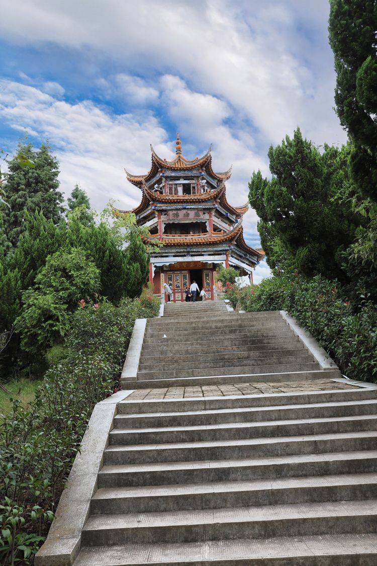 抚仙湖里有个美丽的小岛叫孤山