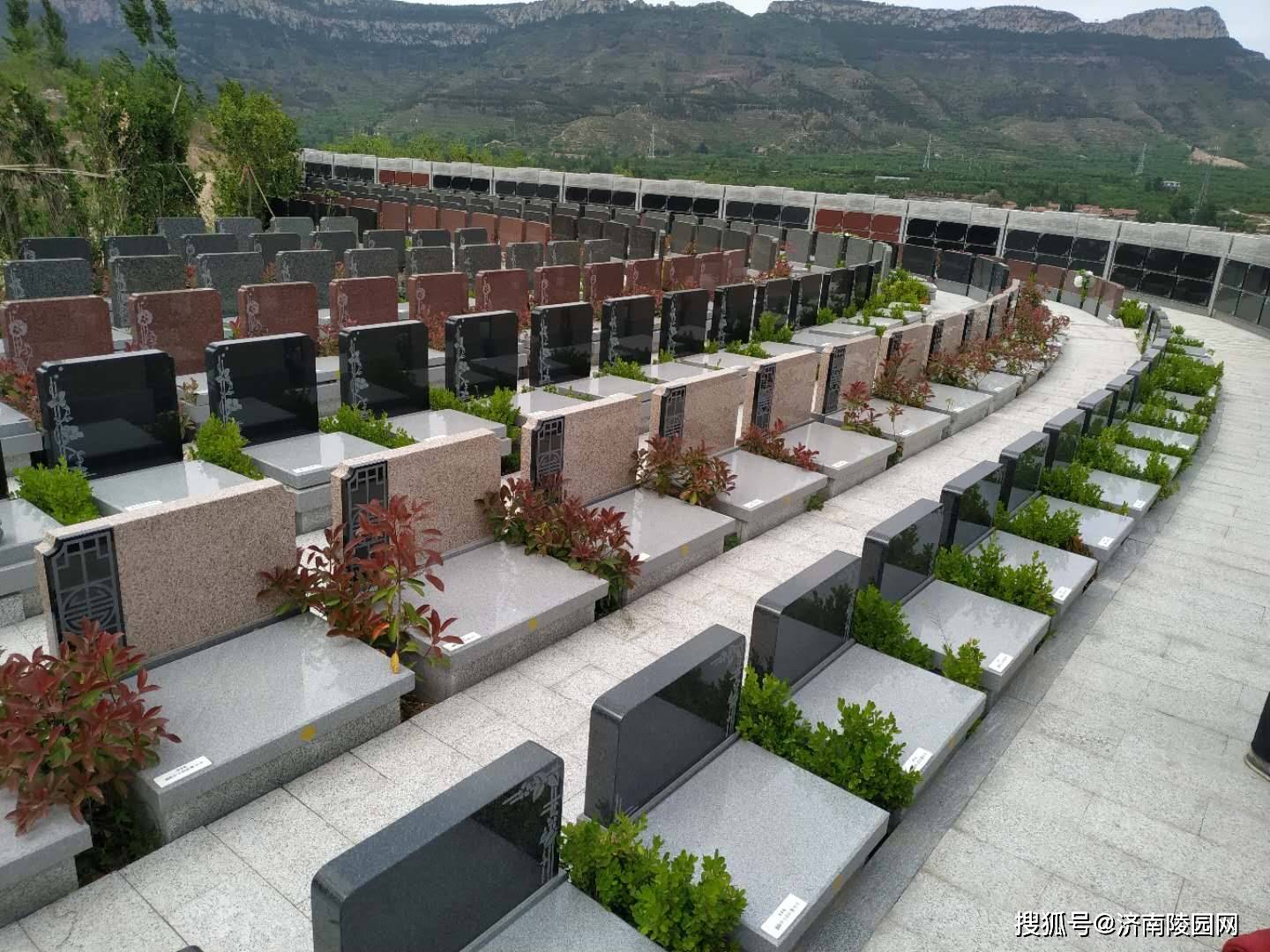 济南墓地中的墓碑样式都有哪些