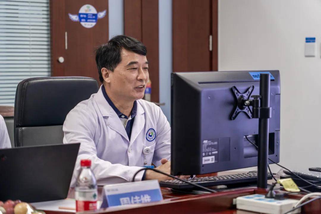 10月11日,北京市昌平区卫健委主任蒋玮,副主任杨杰一行来到我院调研