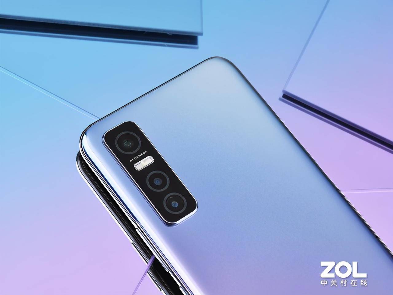 73mm 71.3g 极致轻薄 5g潮机vivo y73s图赏