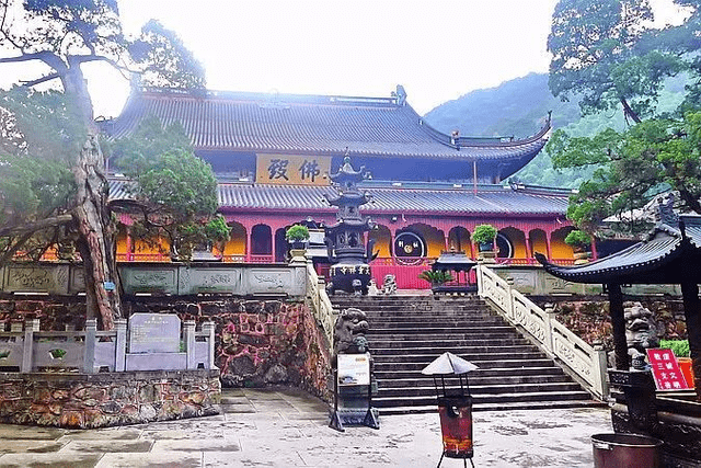 葡萄山寺庙图片