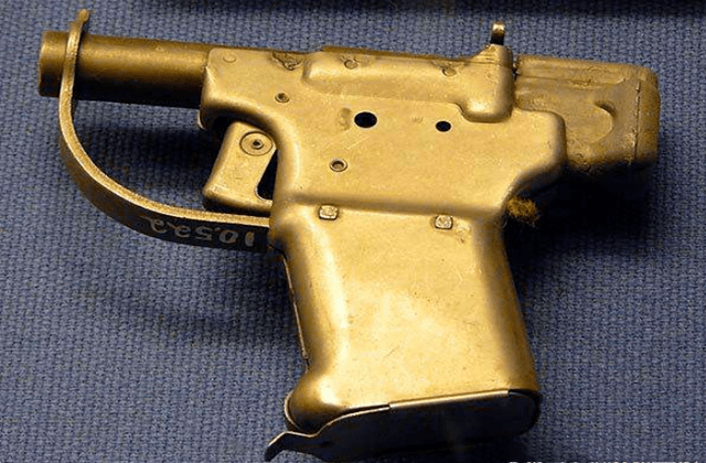 1. 解放者手枪:由美国cia设计制作的手枪,专供给前线的盟友使用.