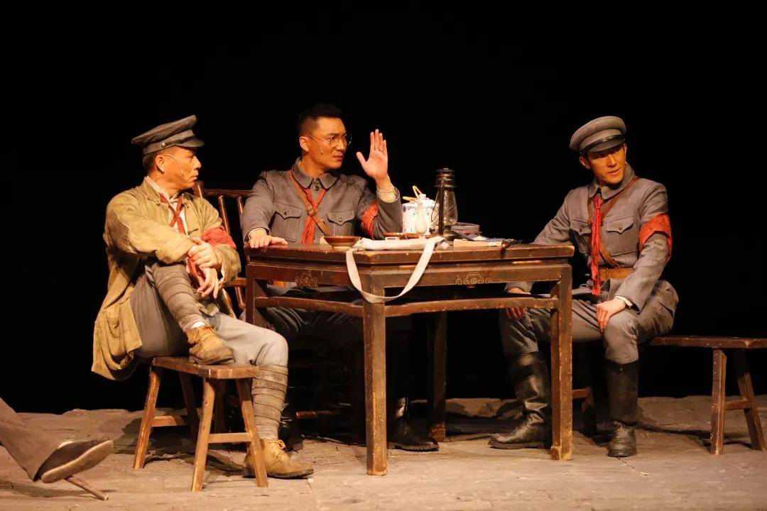 中国国家话剧院红色经典剧目重演,《三湾,那一夜》再度雕琢打磨-搜狐大视野-搜狐新闻