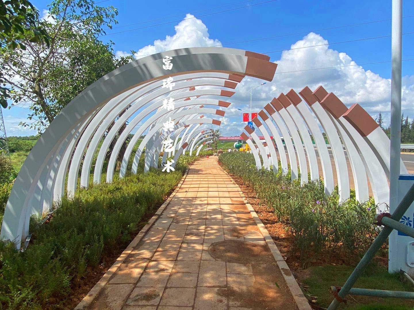 富瑞精典——海南文昌文琼高速公路雕塑