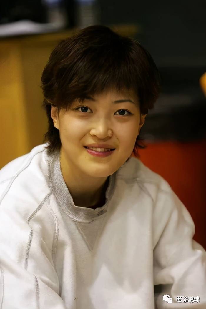 明明可以靠颜值偏偏非要靠实力记河南女篮名宿潘丽