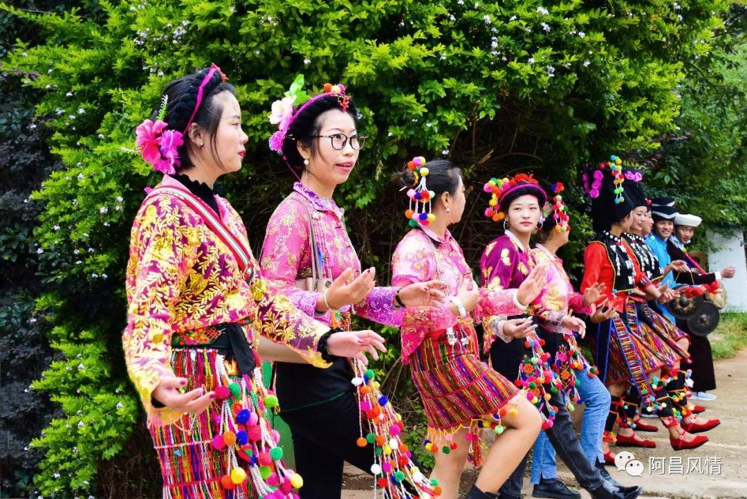 阿露窝罗节是阿昌族人民一年一度传统的重要节日.