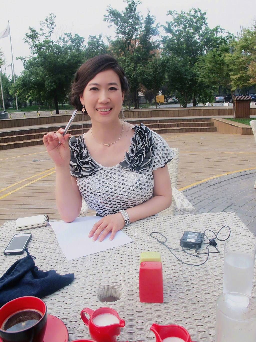 网红鼻祖芙蓉姐姐近照曝光,从扮丑网红到逆袭,她到底经历了什么_手机