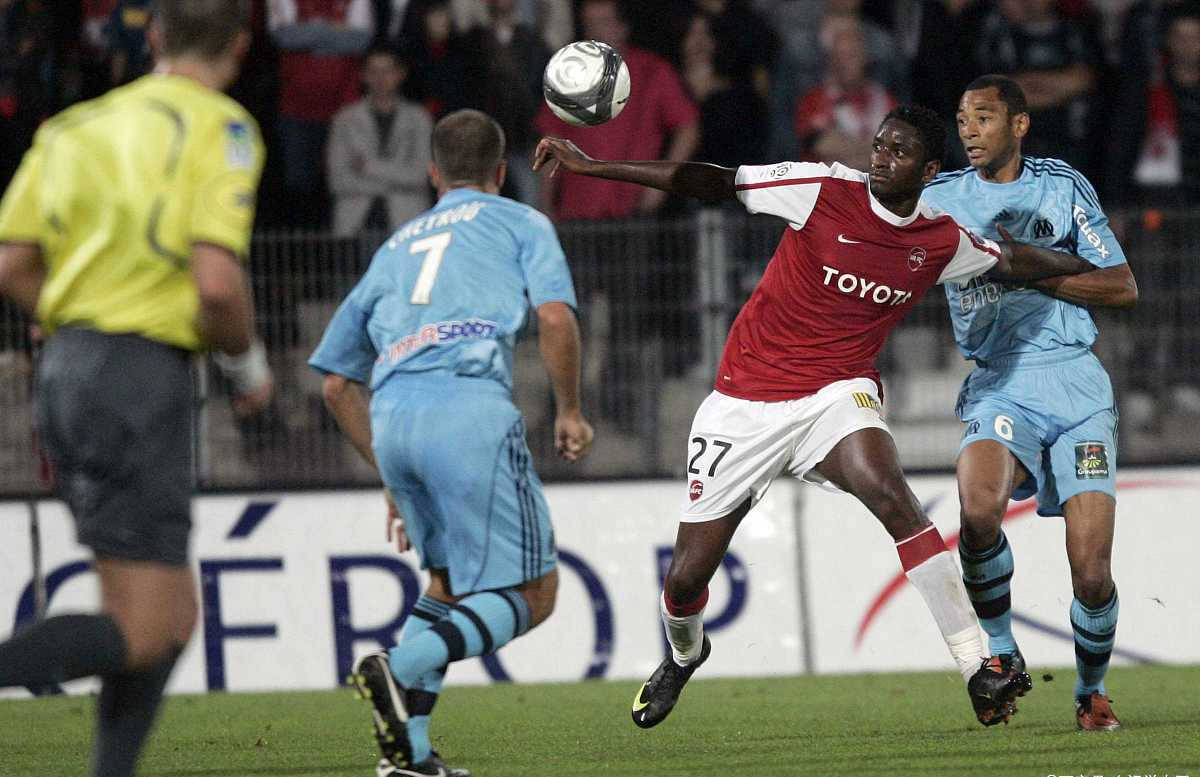 每日足球:特鲁瓦vs瓦朗谢纳 波城fcvs尼奥尔