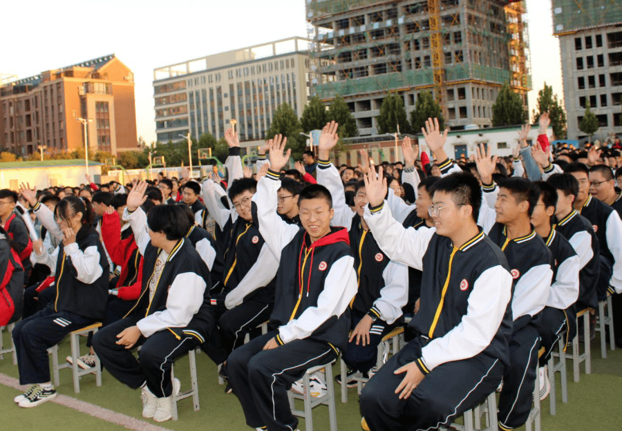 聊城华育学校鼓舞人心奋力前行记第一次月考表彰大会