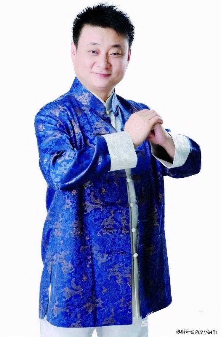 山东知名主持小么哥,娶北京卫视美女主持,今45岁恩爱如初