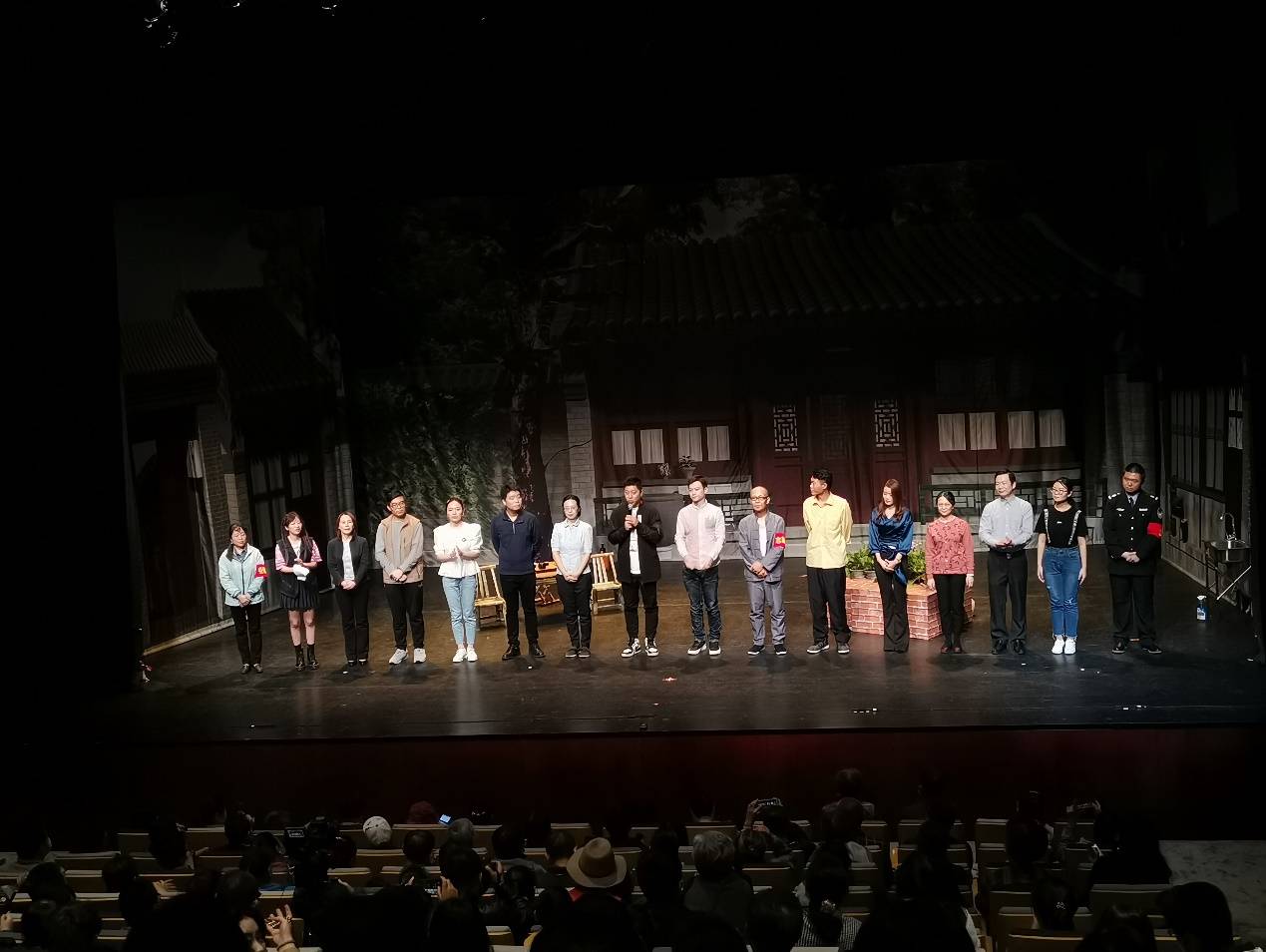 以艺抗疫,聚焦百姓舞台—北京首部群众演出抗疫话剧《北街南院》