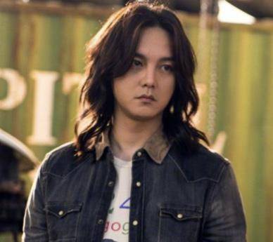 因不满袁华角色被抢与开心麻花解约3年过去不温不火