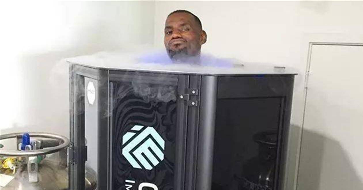 原创詹姆斯打完比赛后进入零下200度的冰桶为何没被冻伤