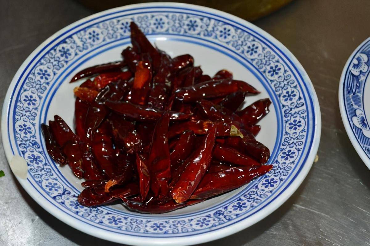 制作正宗牛肉板面技术_辣椒