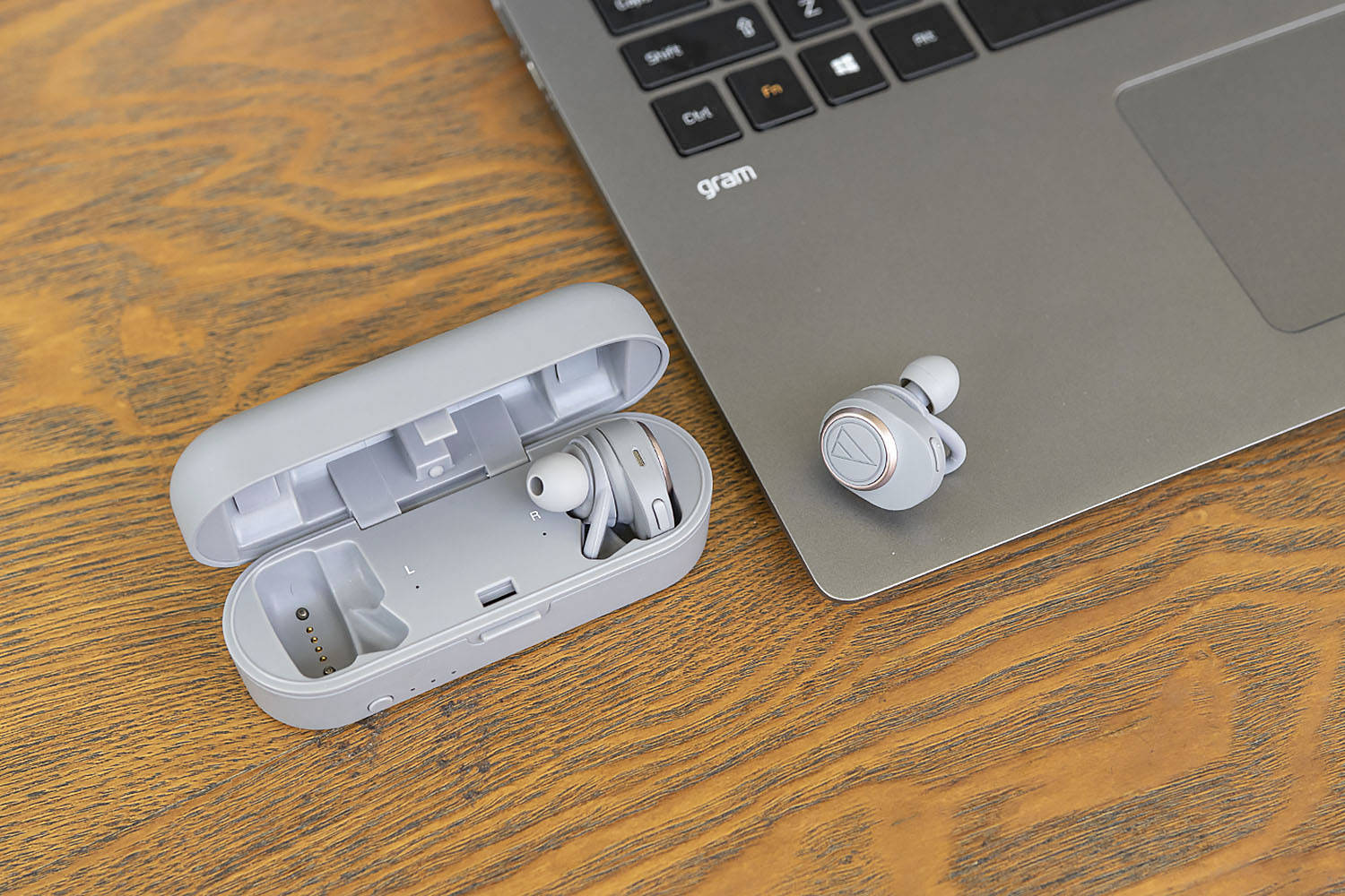 高品质真无线耳机上手来自音频大厂的铁三角ckr7tw