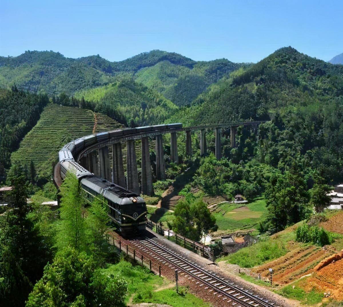 我参加铁色之旅鹰厦回眸的感受五