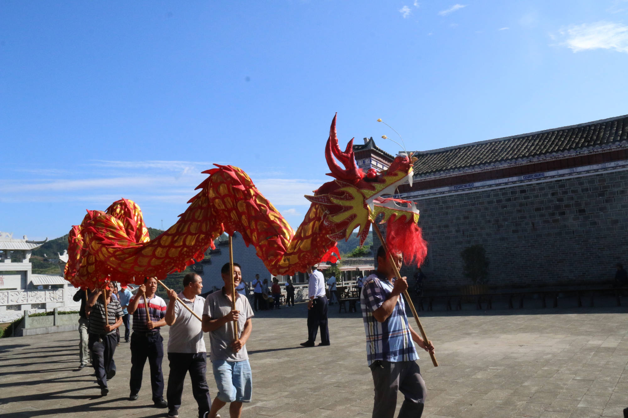 上过央视的竹山上庸滚龙哦