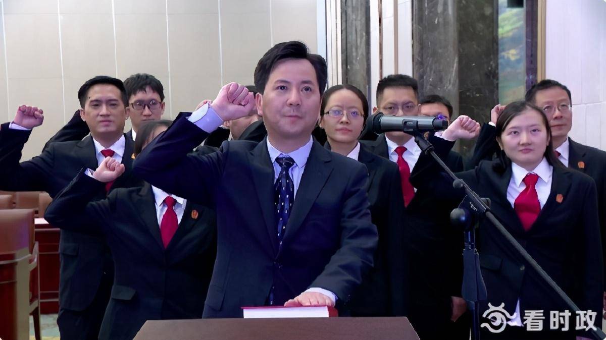 孙建江任苏州市商务局局长,免去方文浜的市商务局局长职务_陈振一