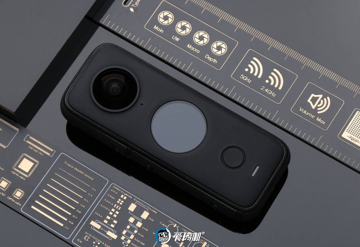 朋友圈杀手 Insta360影石one X2全景防抖相机评测 屏幕