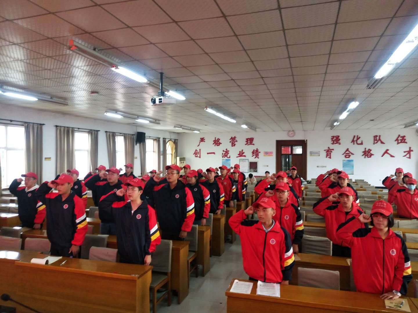 新起点,新形象,新作为—— 赵县石塔中学召开第十四届学生会成立大会