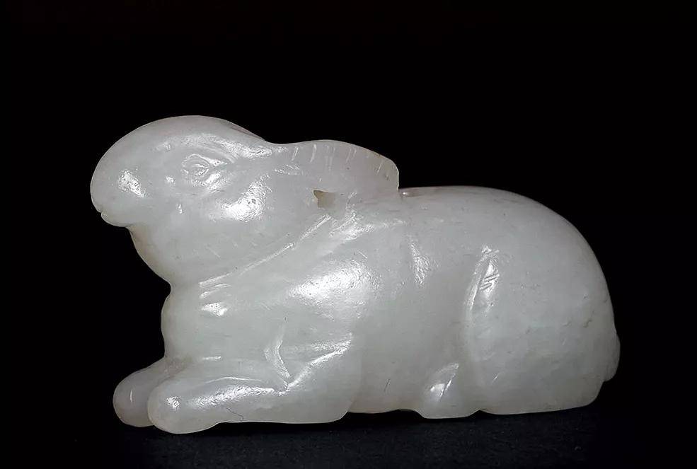 白玉兔参考价:hkd 30,000--50,000成交价:hkd 259,600白玉雙馬参考价