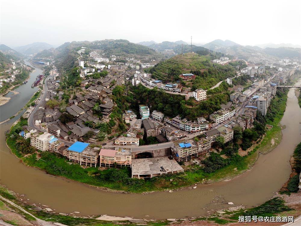 四川泸州古蔺县赤水留韵五彩太平