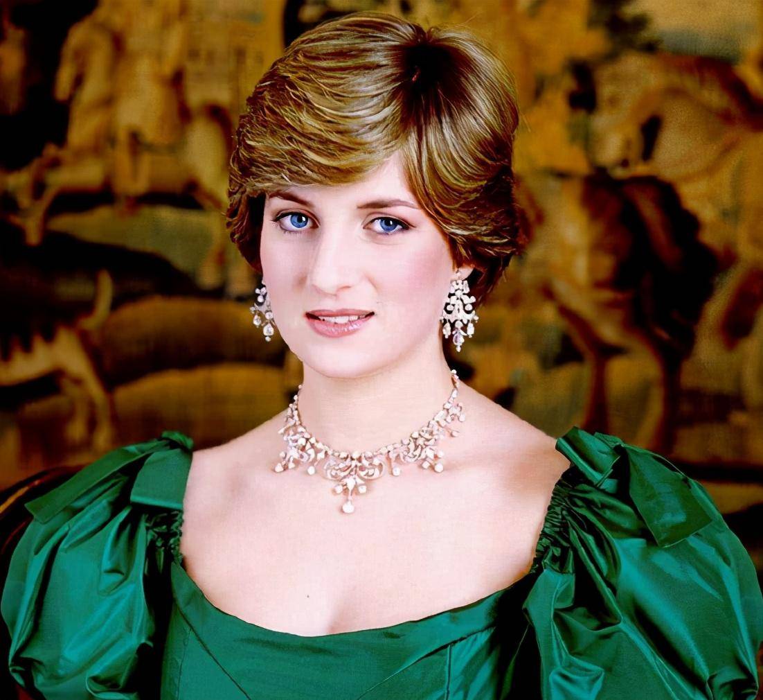 原创戴安娜王妃光鲜的外表下是婚姻不幸而导致的敏感多疑有多可怜