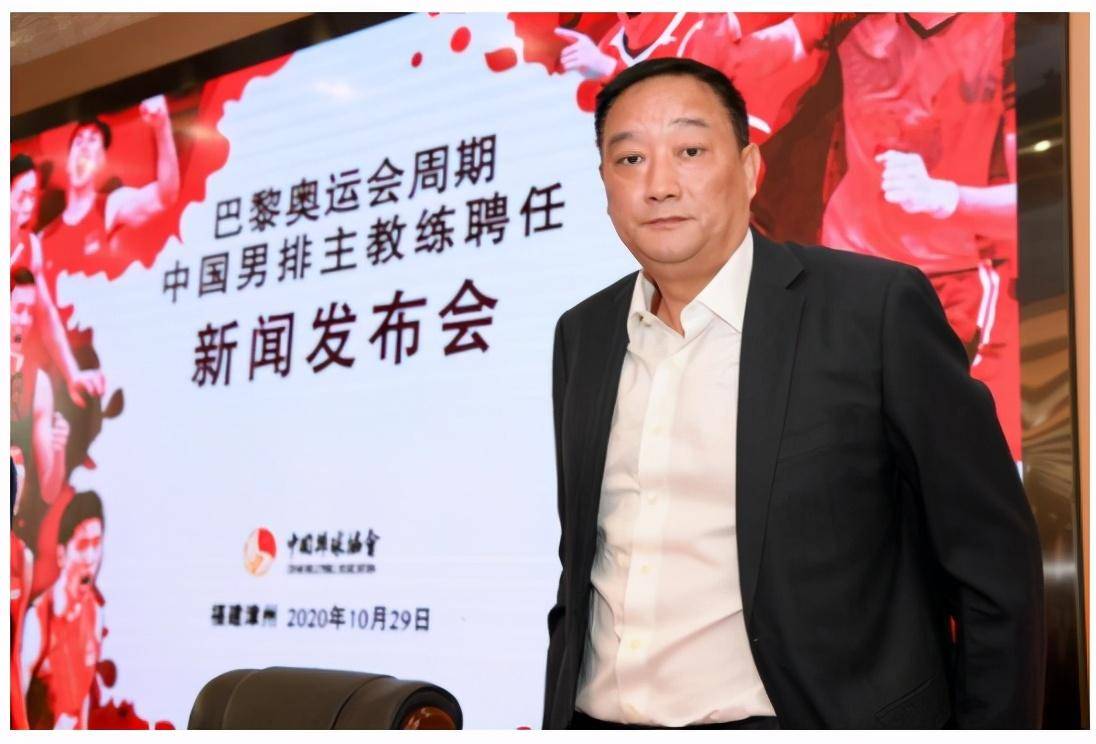 中国男排前主教练去世,仅仅4天,中国体坛两大巨星陨落_邹志华