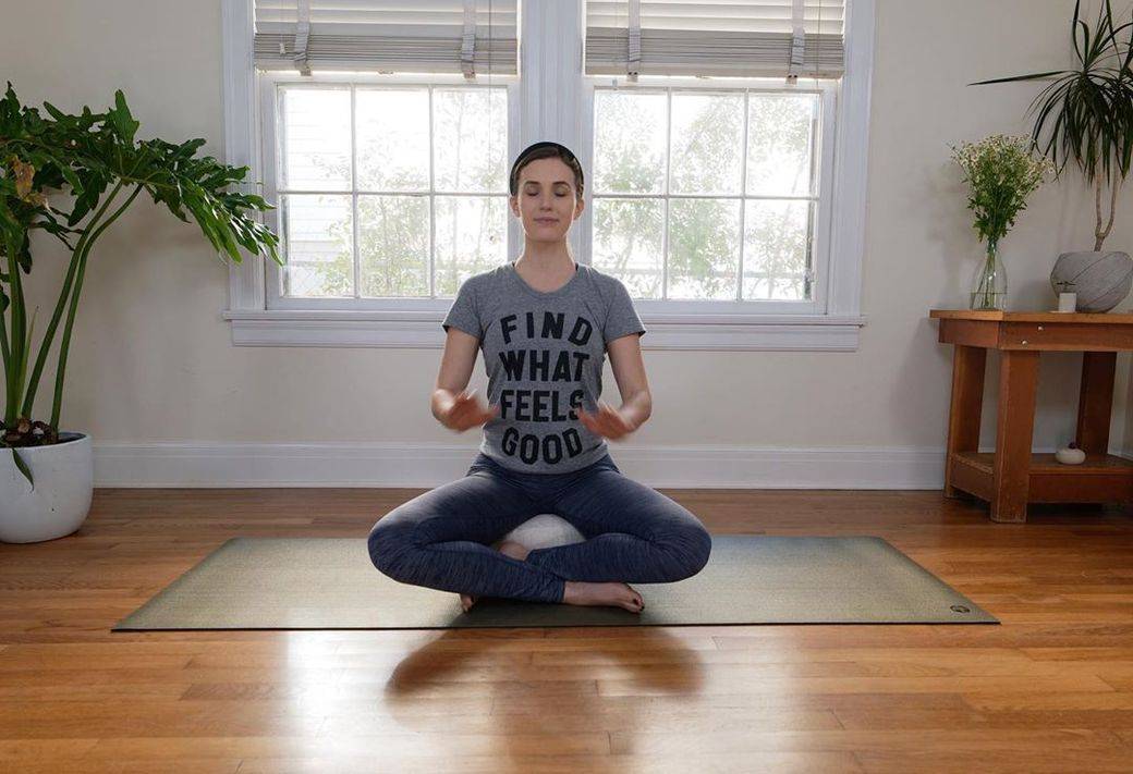 她有特别的瑜珈减肥技巧850万订阅星级瑜伽导师adrienemishler